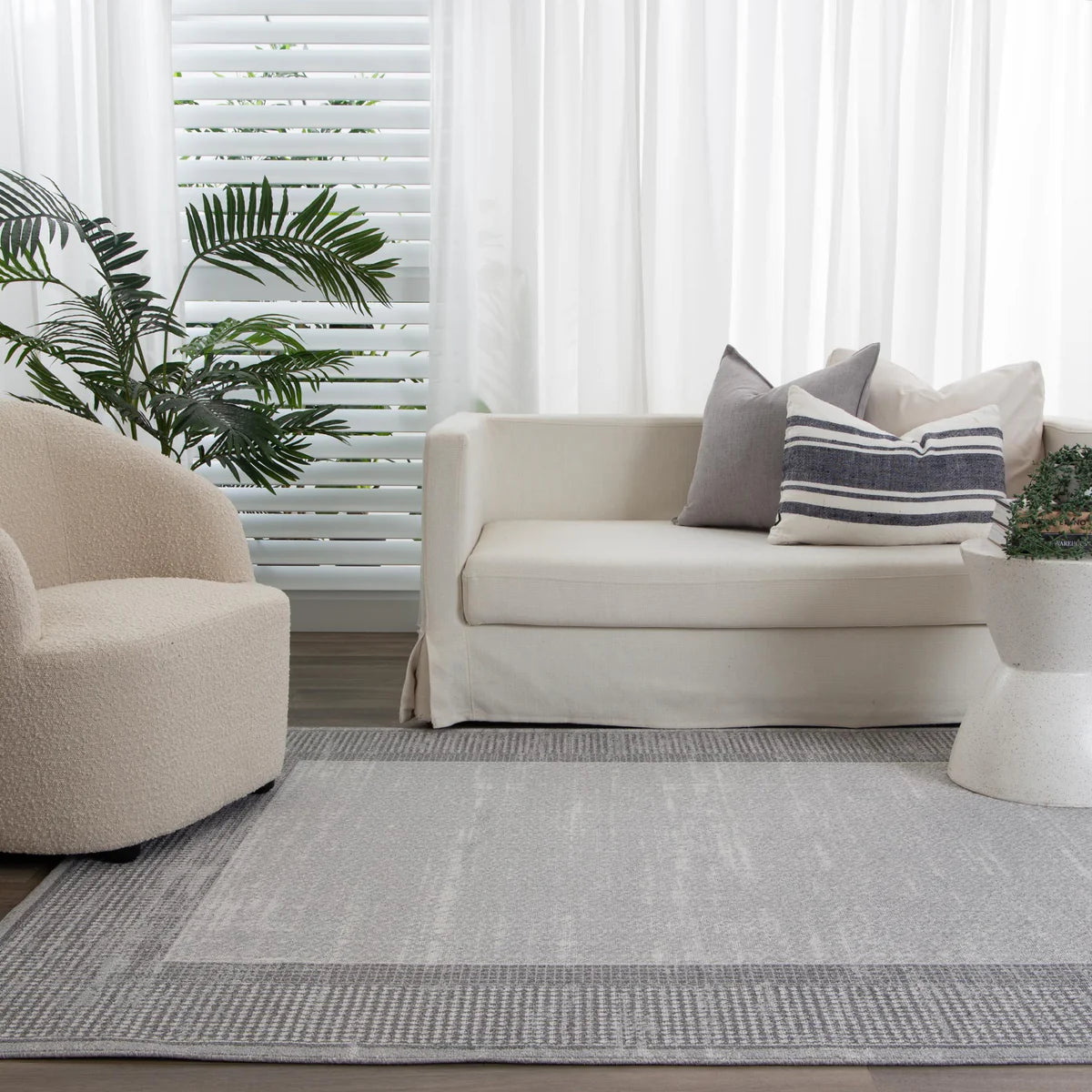 Quadalio Light Grey Modest Rug