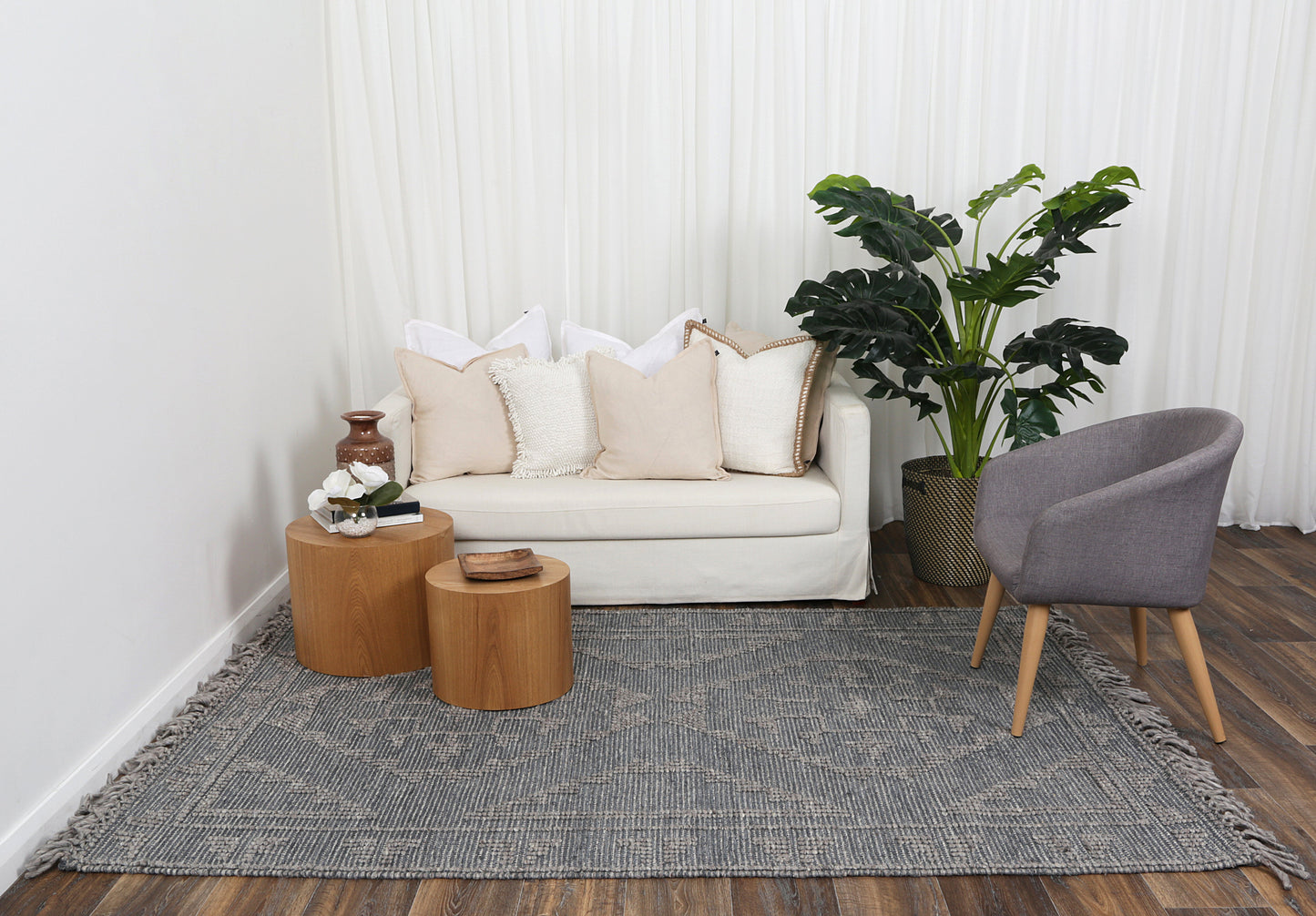 Dorian Ornamental Grey Multi Wool Rug