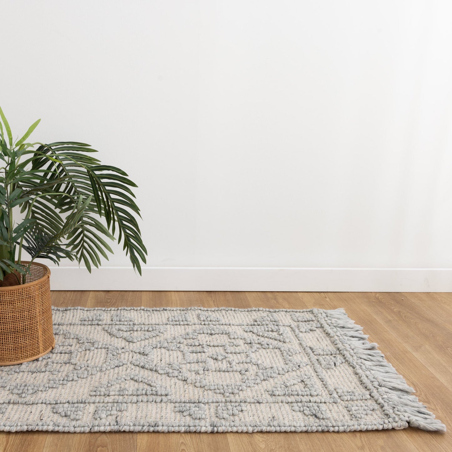 Dorian Ornamental Grey Wool Rug