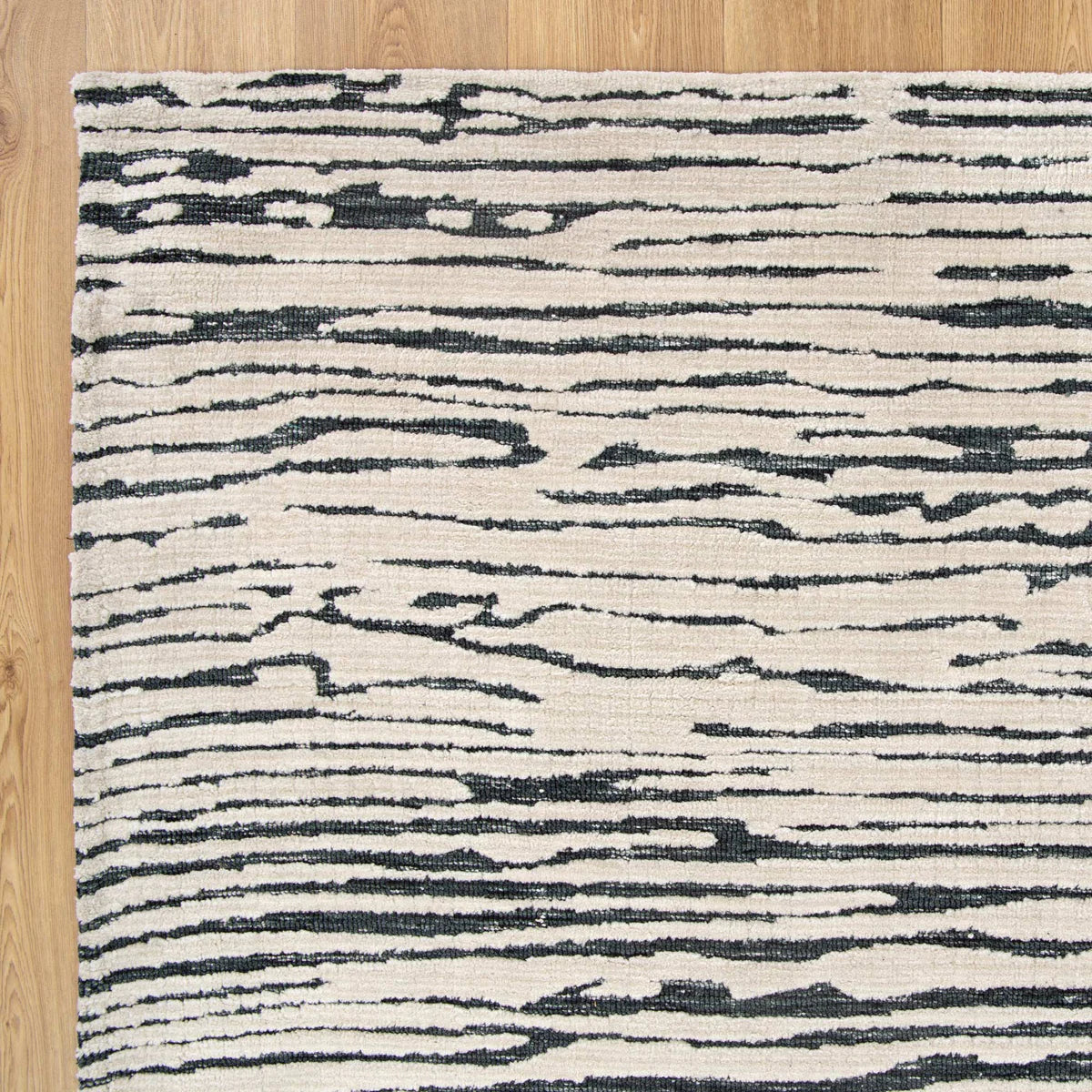 Kendra Ivory & Black Dune Rug