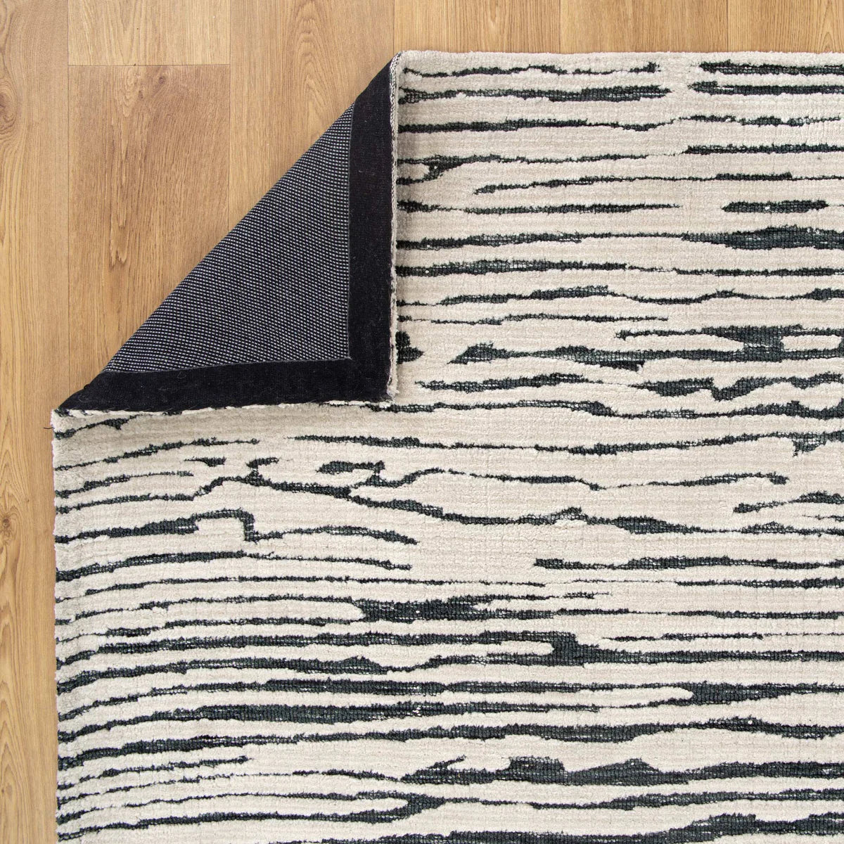 Kendra Ivory & Black Dune Rug