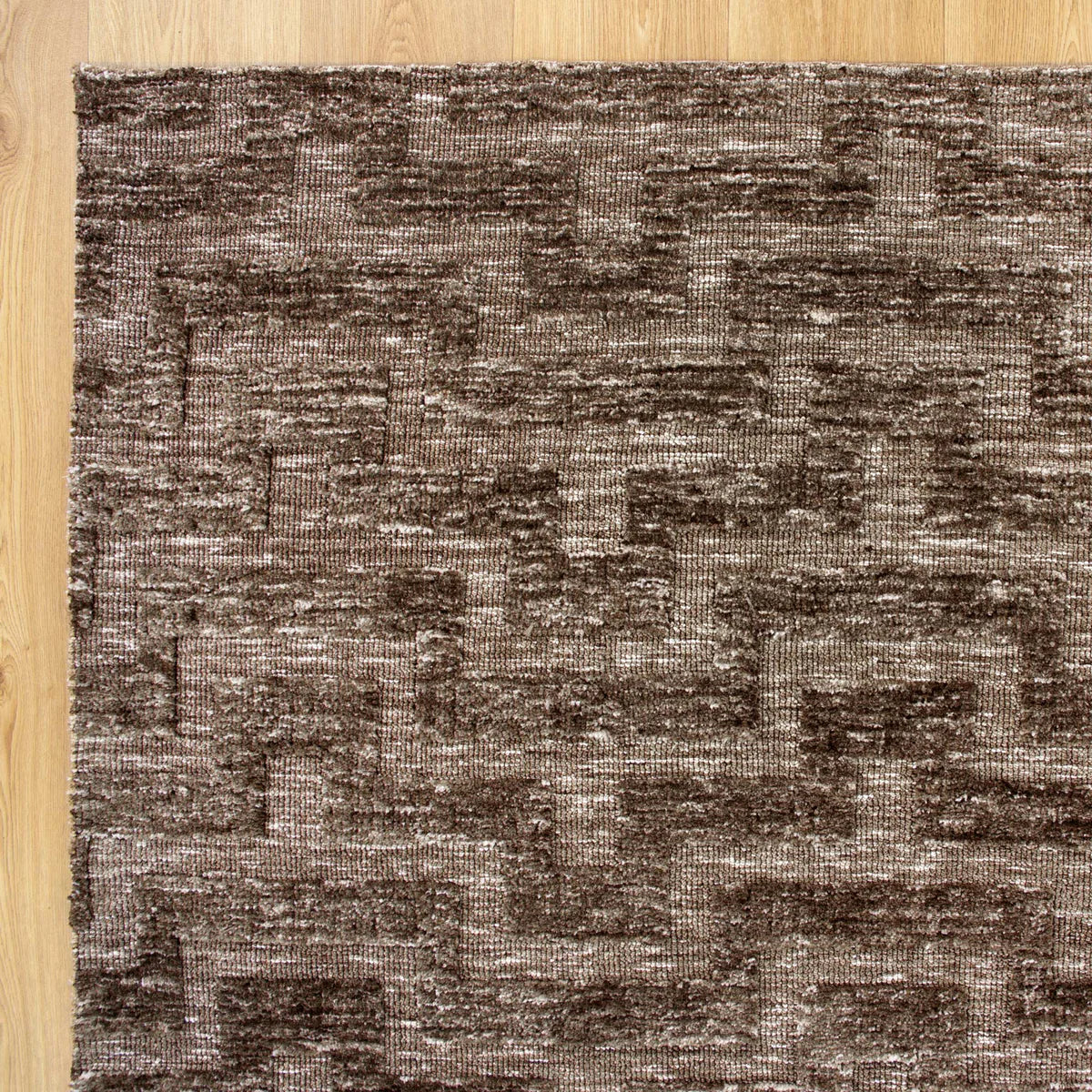 Kendra Cocoa Pyra Rug