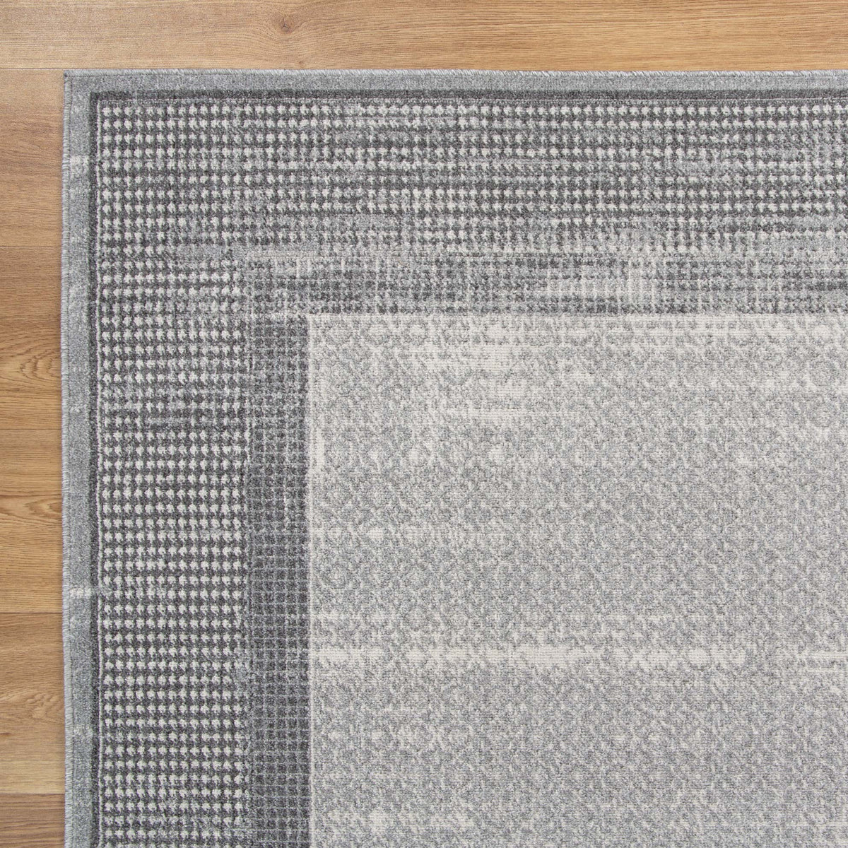 Quadalio Light Grey Modest Rug